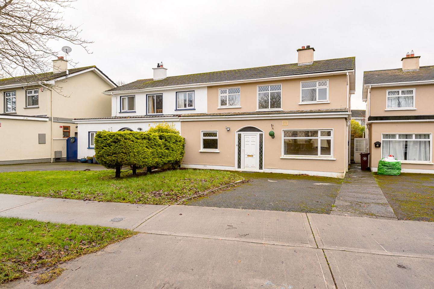 5 Beechmount Grove, Navan, Co. Meath, C15RT78 is for sale on Daft.ie