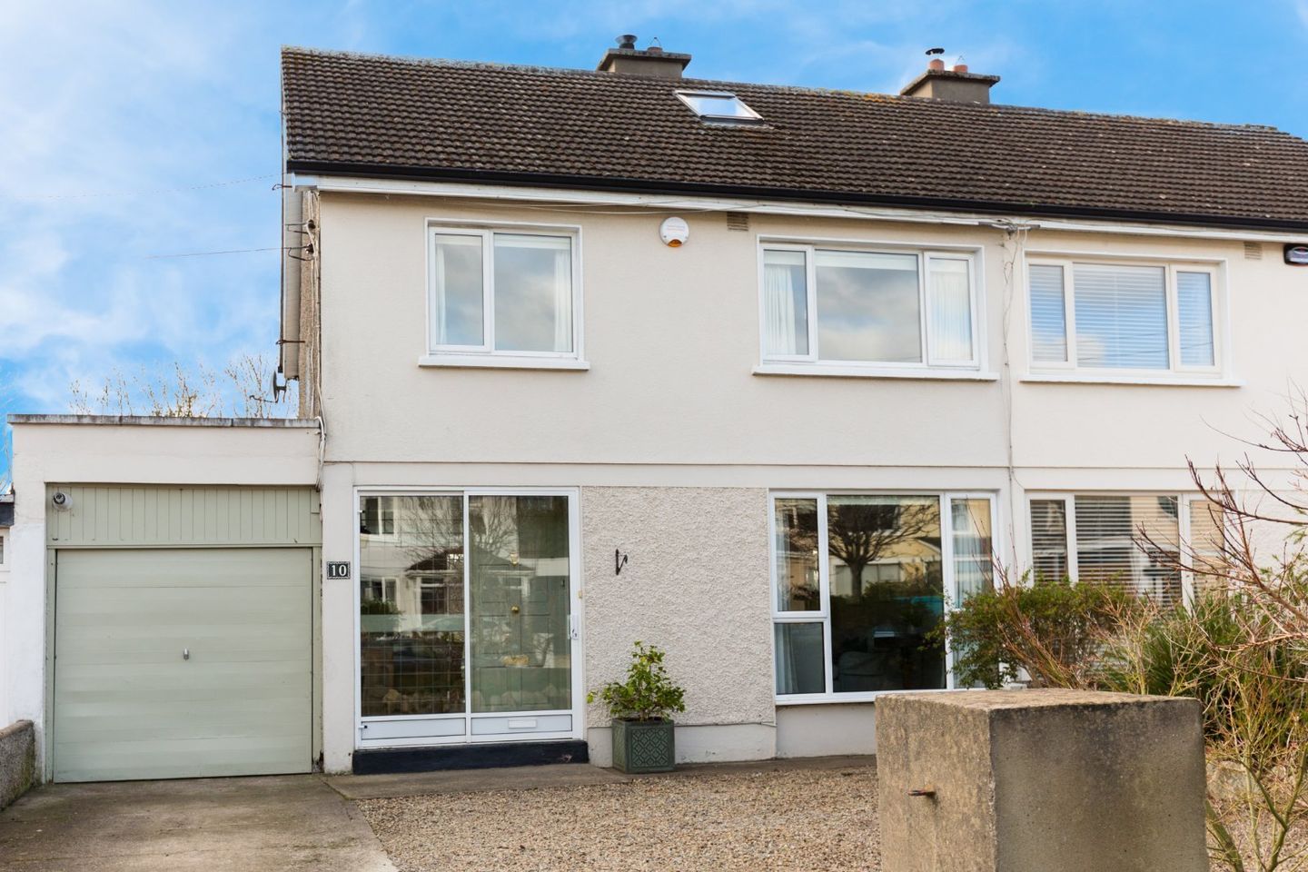 10 Doonanore Park, Cabinteely, Dublin 18, A96X0F6 is for sale on Daft.ie