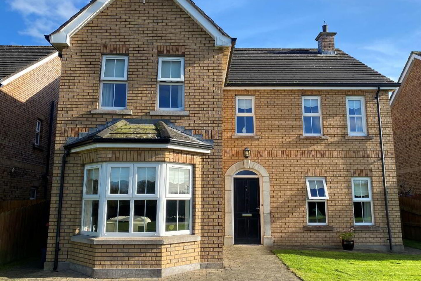 No.3 Ros Cluain, Carrickmacross, Co. Monaghan, A81RH67 is for sale on