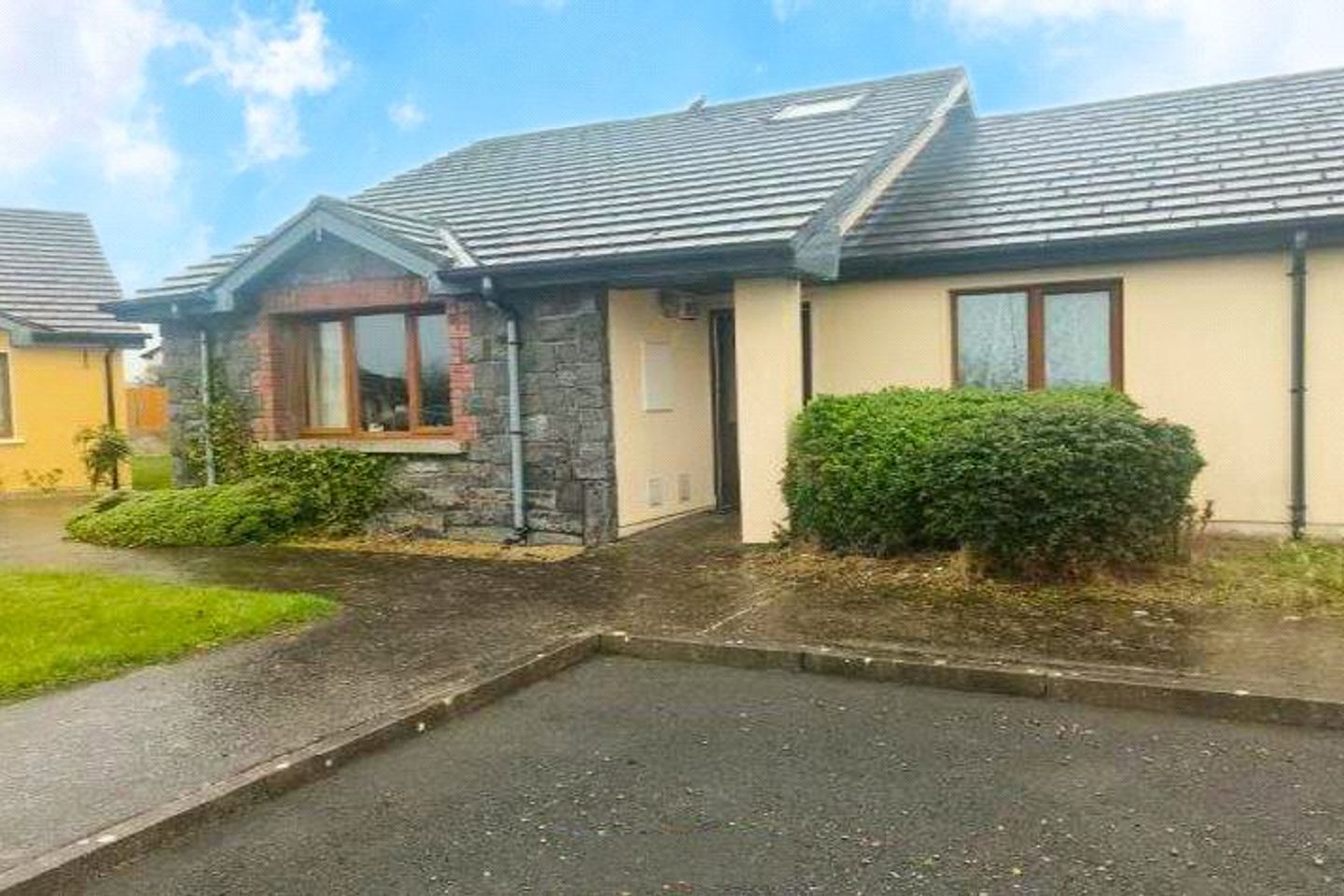 16 Sonas Retirement Village, Ard Na Greine,, Enniscrone, Co Sligo, F26NT29