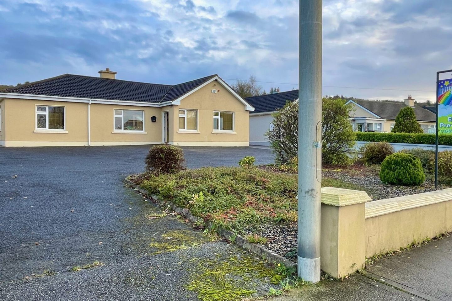 LITTLE STARS, Killarney Road, Abbeyfeale, Co. Limerick, V94AW77 is for