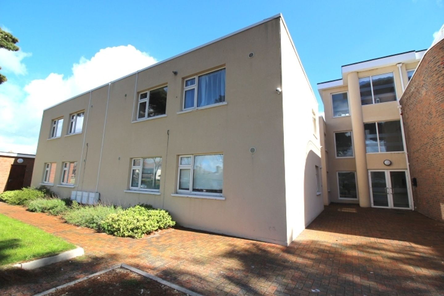 Apartment 5 , Warren Court, Sutton, Dublin 13, D13NW96 is for sale on