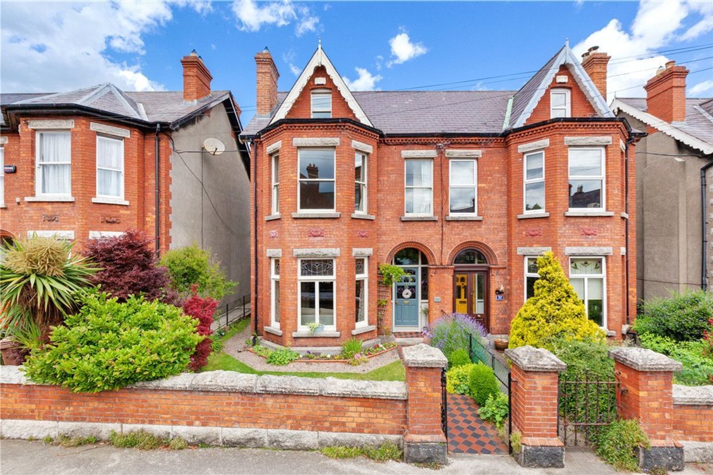 30 Iona Crescent Glasnevin Dublin 9, Glasnevin, Dublin 9 is for sale on