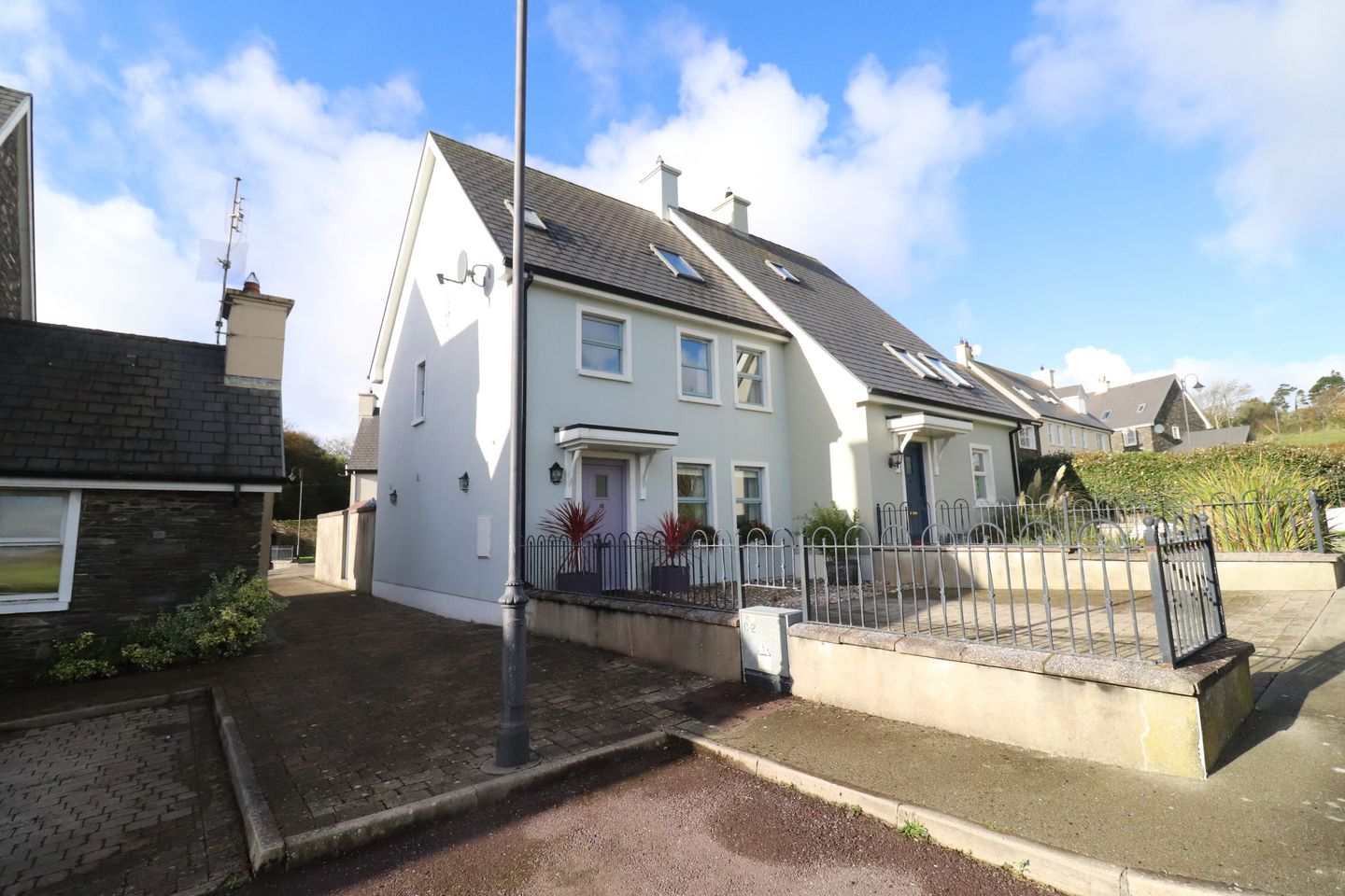 42 The Lawn, Castletownshend, Co. Cork, P81DF44 is for sale on Daft.ie