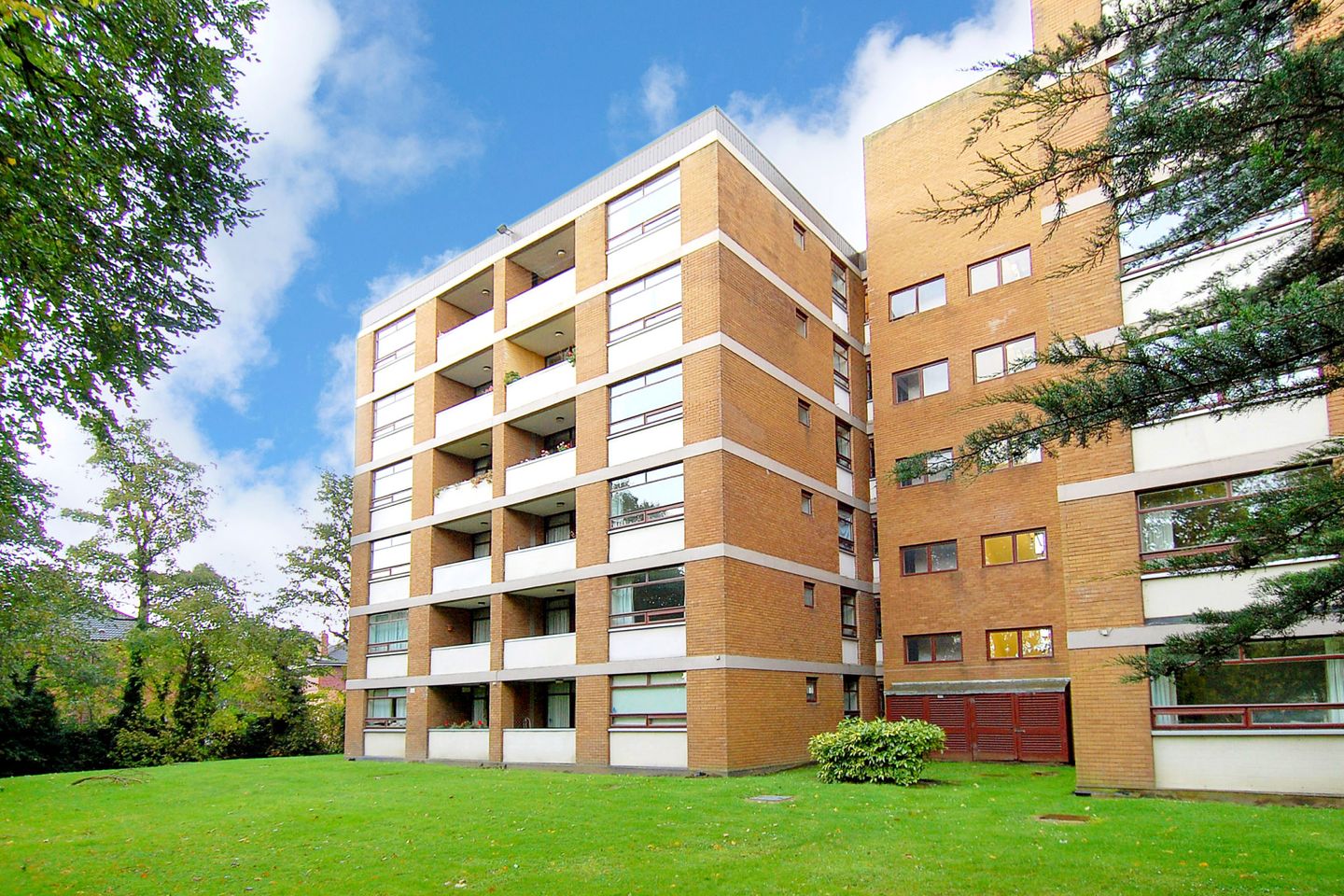 34 Cedar Hall, Millbrook Court, Milltown, Dublin 6, D06YX77 is for sale