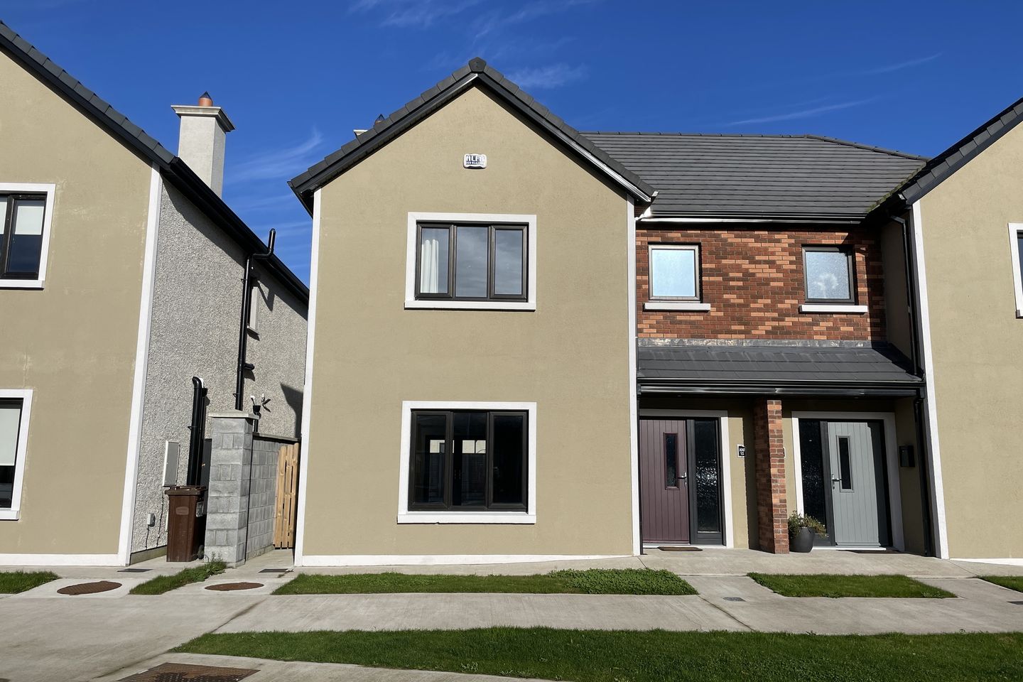 100 Cedar Walk, Castle Oaks, Carlow Town, Co. Carlow is for sale on Daft.ie