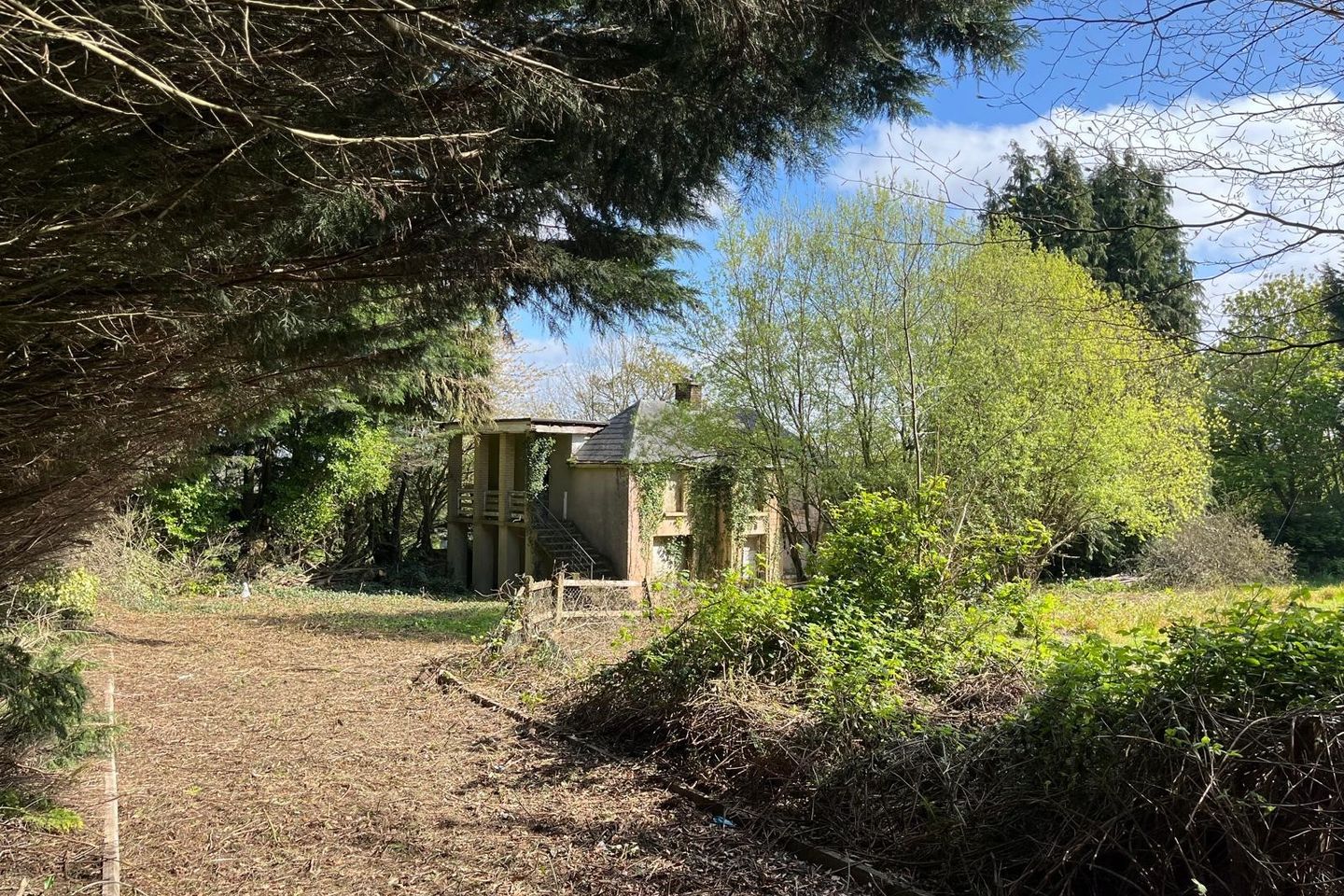 Craheen House, Clonhaston, Enniscorthy, Co. Wexford, Y21K6X2 is for