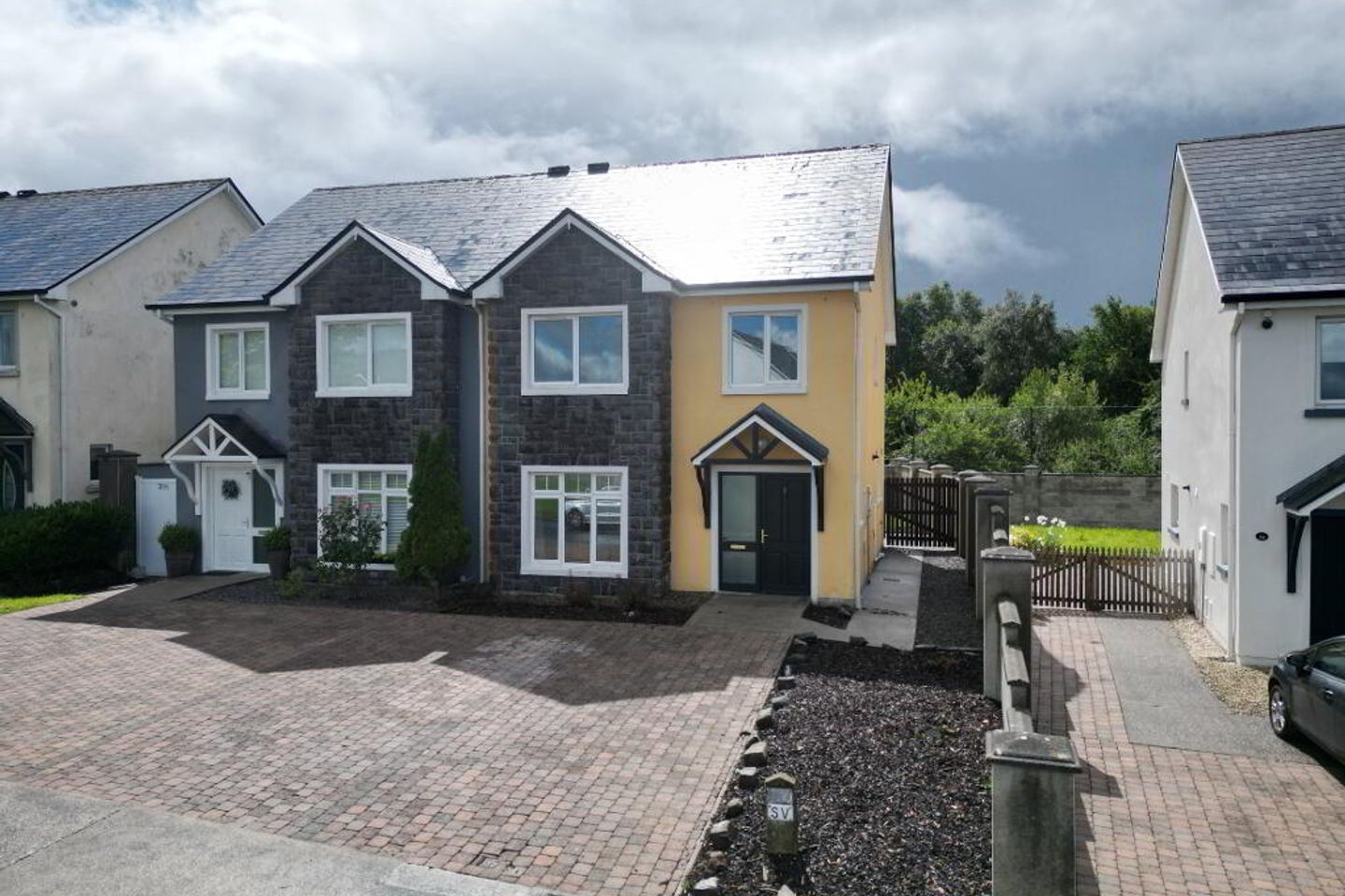 1 Springvale Heights, Tubbercurry, Co. Sligo, F91K6R2