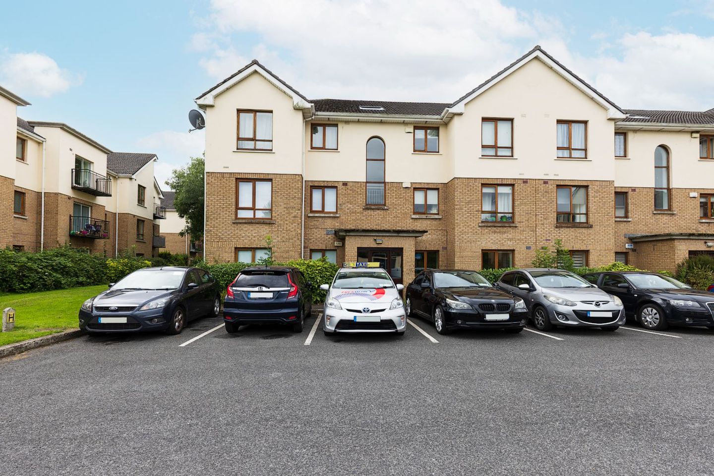 1 The Park, Larch Hill, Santry, Dublin 9, D17N416