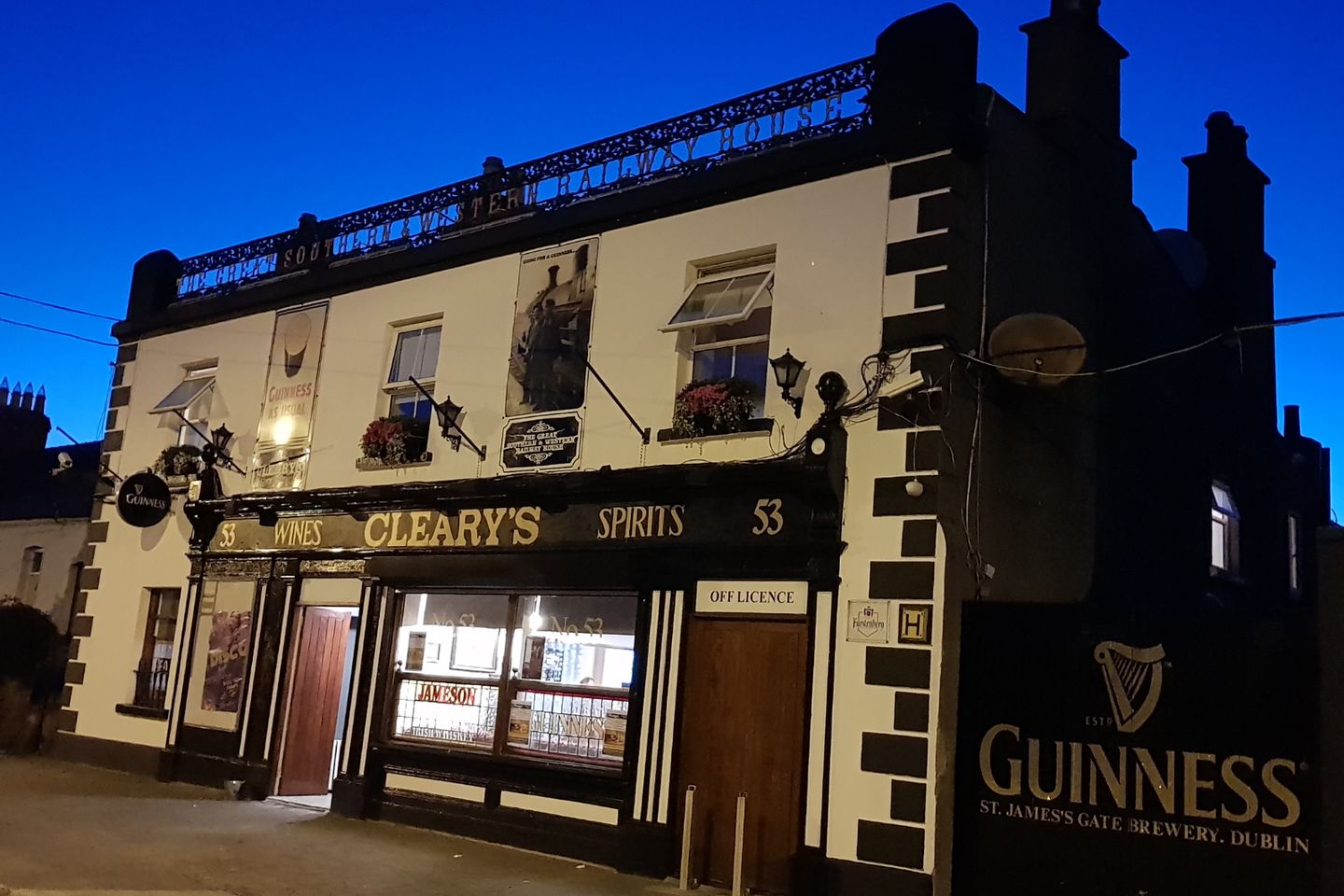 Commercial property for rent in Sarsfield Road 53, Dublin 10, Inchicore