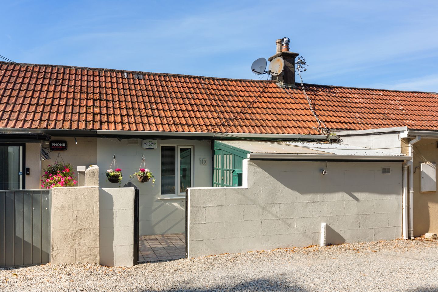 10 Brighton Cottages, Foxrock, Dublin 18, D18C1H7 is for sale on Daft.ie