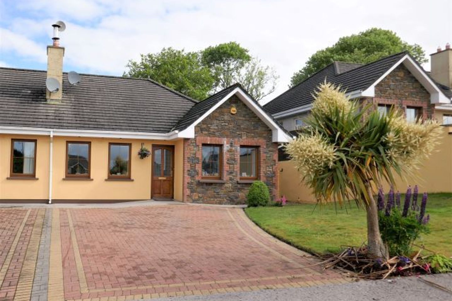 34 Carraig Rí, Leamlara, Co. Cork is for sale on Daft.ie