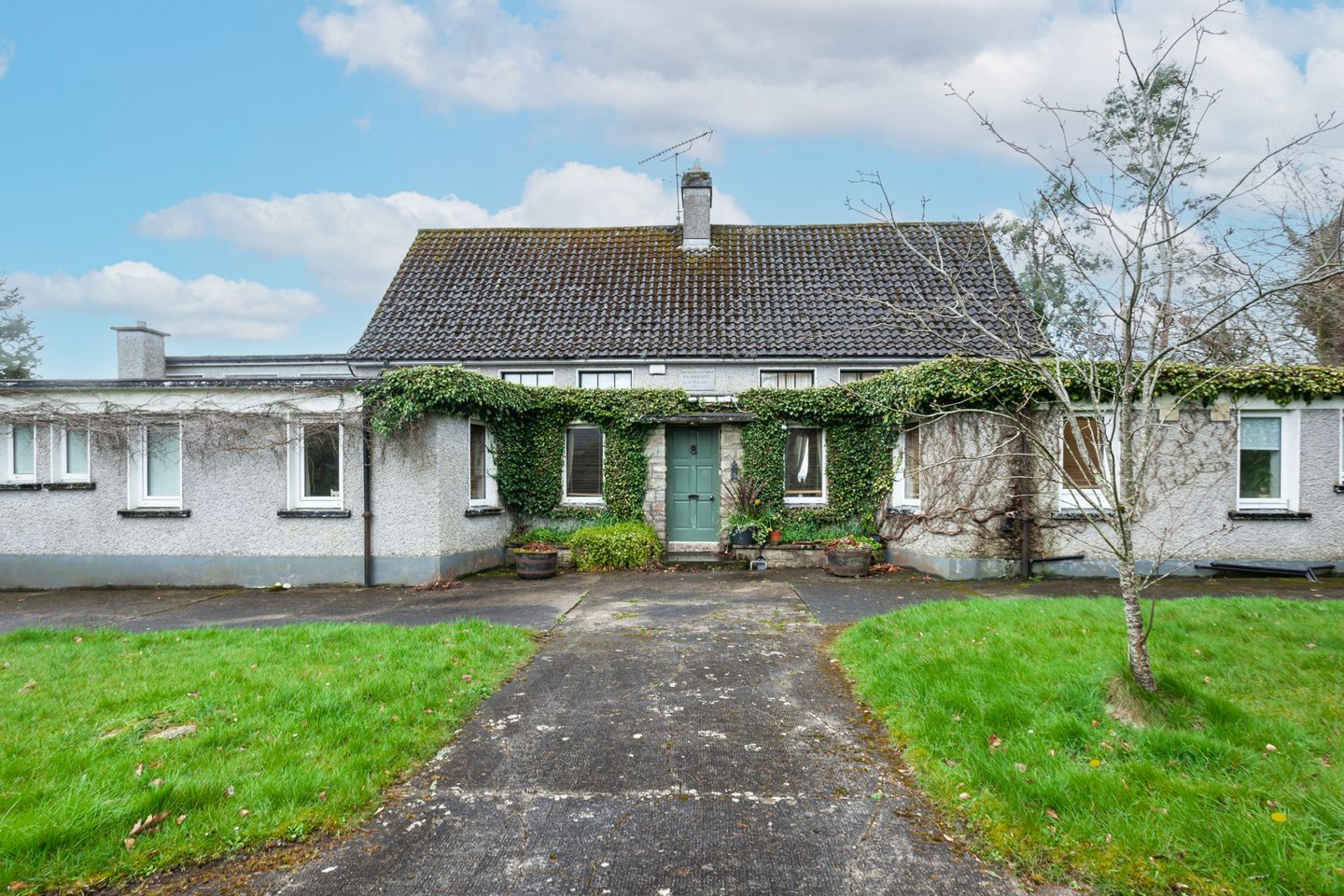 The Old Schoolhouse, Raheengraney, Clonegal, Co Wicklow, Y21HP28 is for