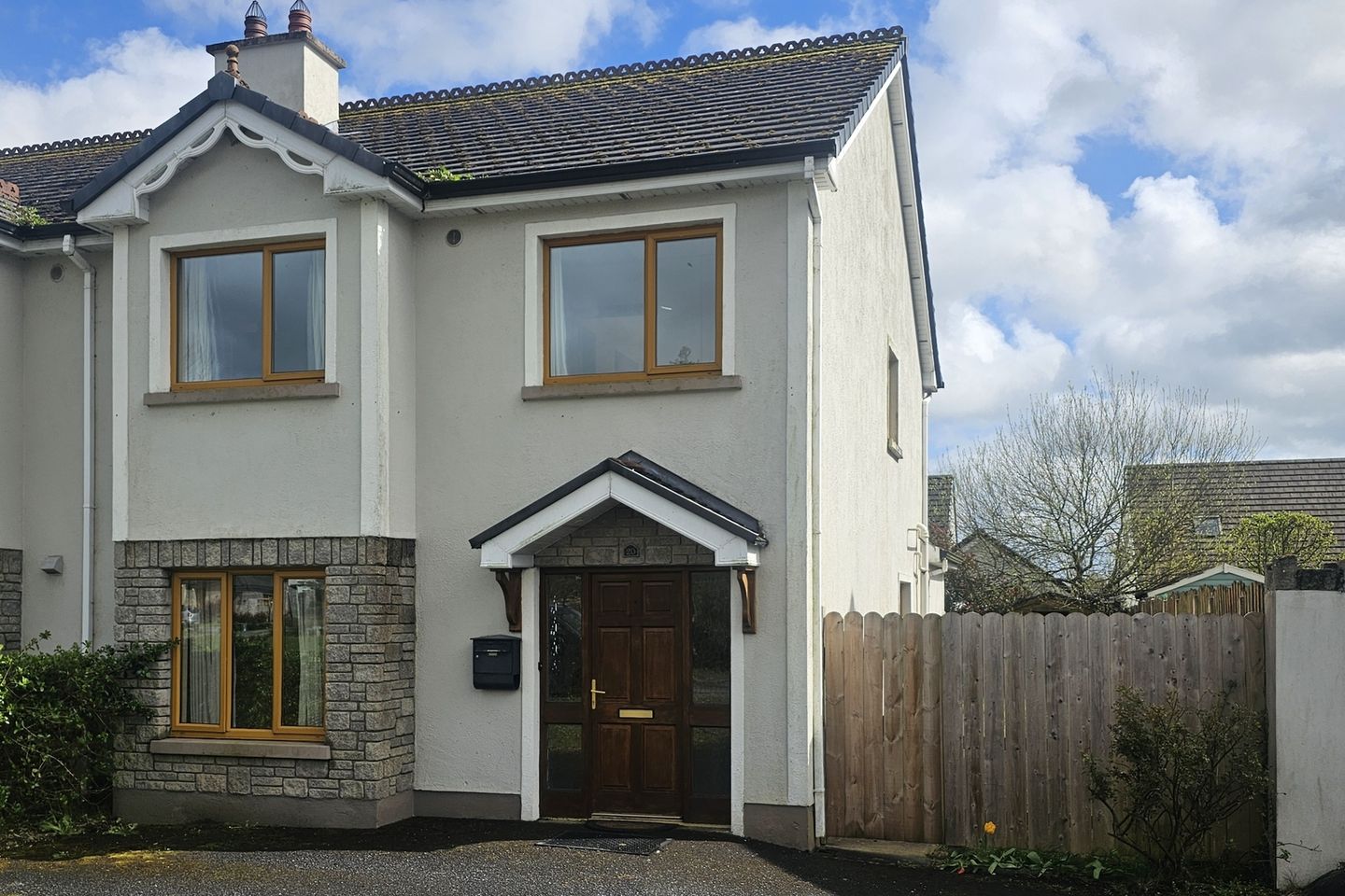 20 Oldwood, Athlone Road, Town, Co. F42R152 is for