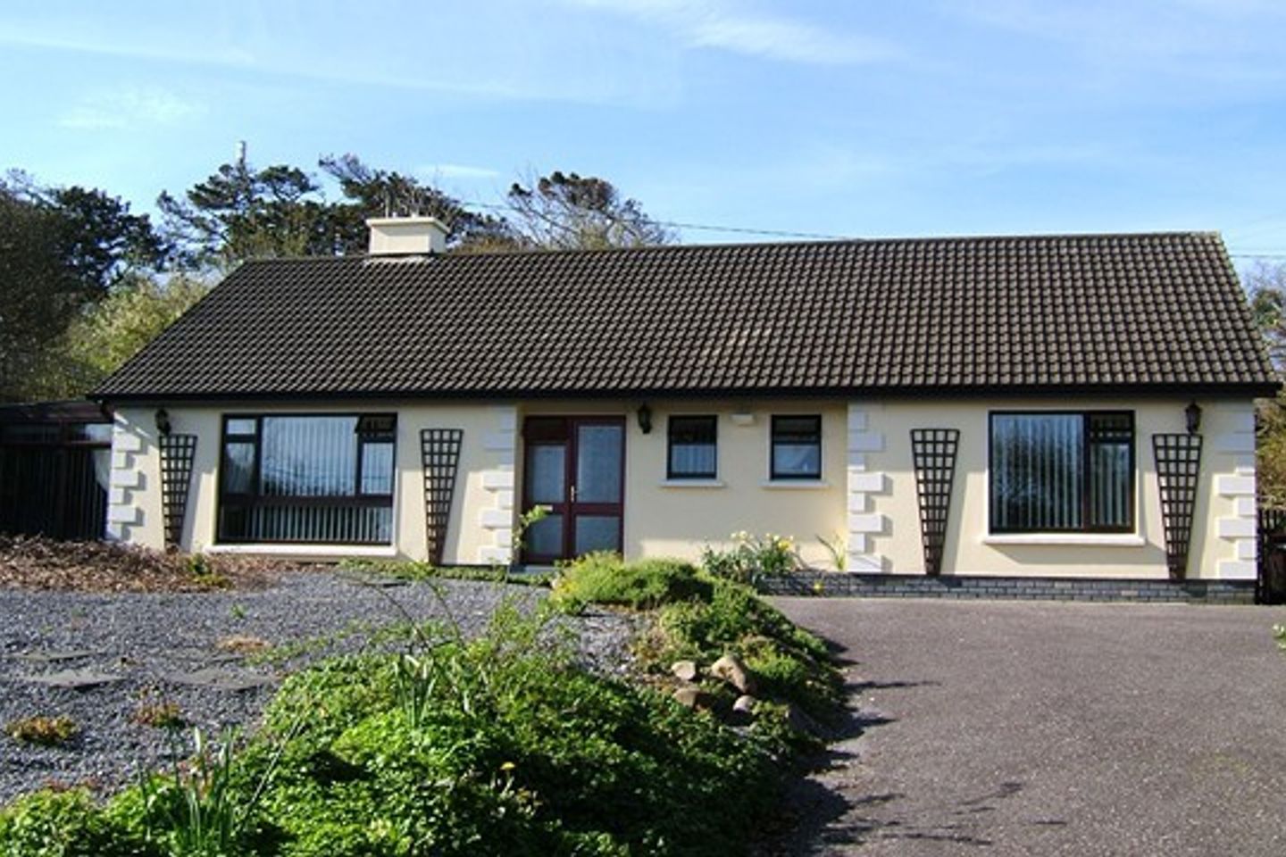 Burnham East, Dingle, Co. Kerry, V92A5V2 is for sale on Daft.ie