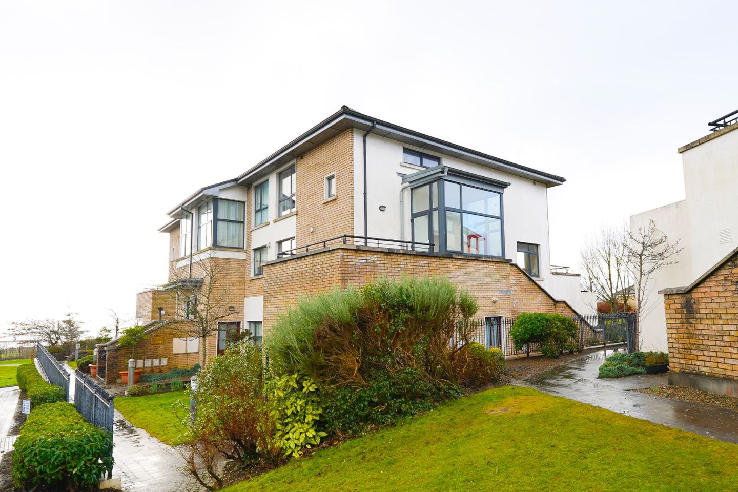  220, Boreann Bheag, Roscam, Co. Galway, H91VX54