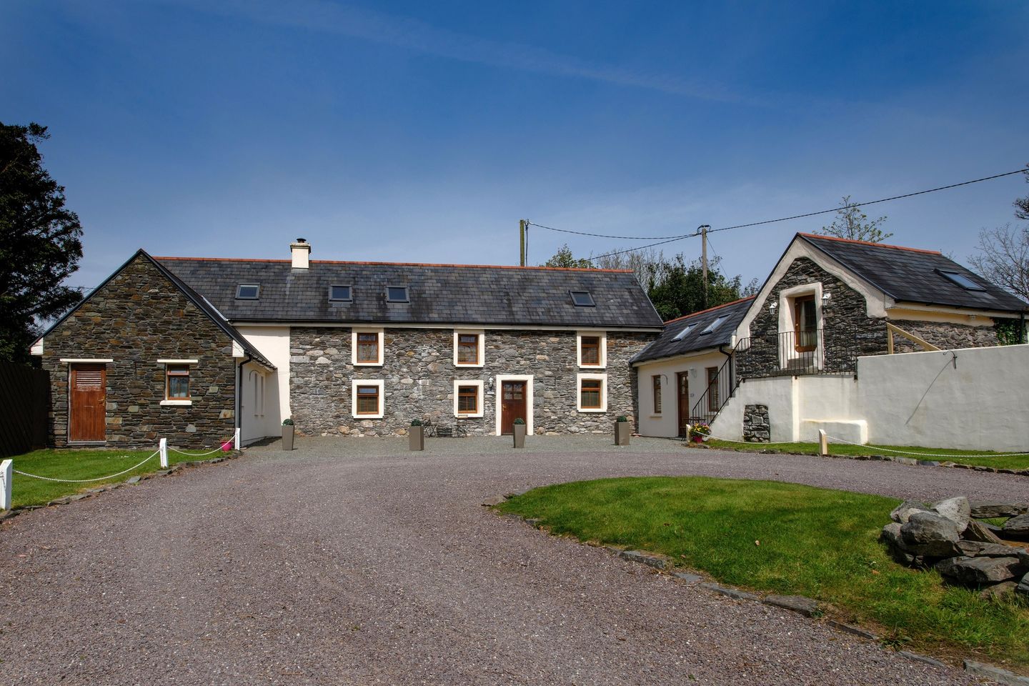 Lassanaroe Cottage, Lassanaroe, Skibbereen, Co. Cork, P81XH24 is for