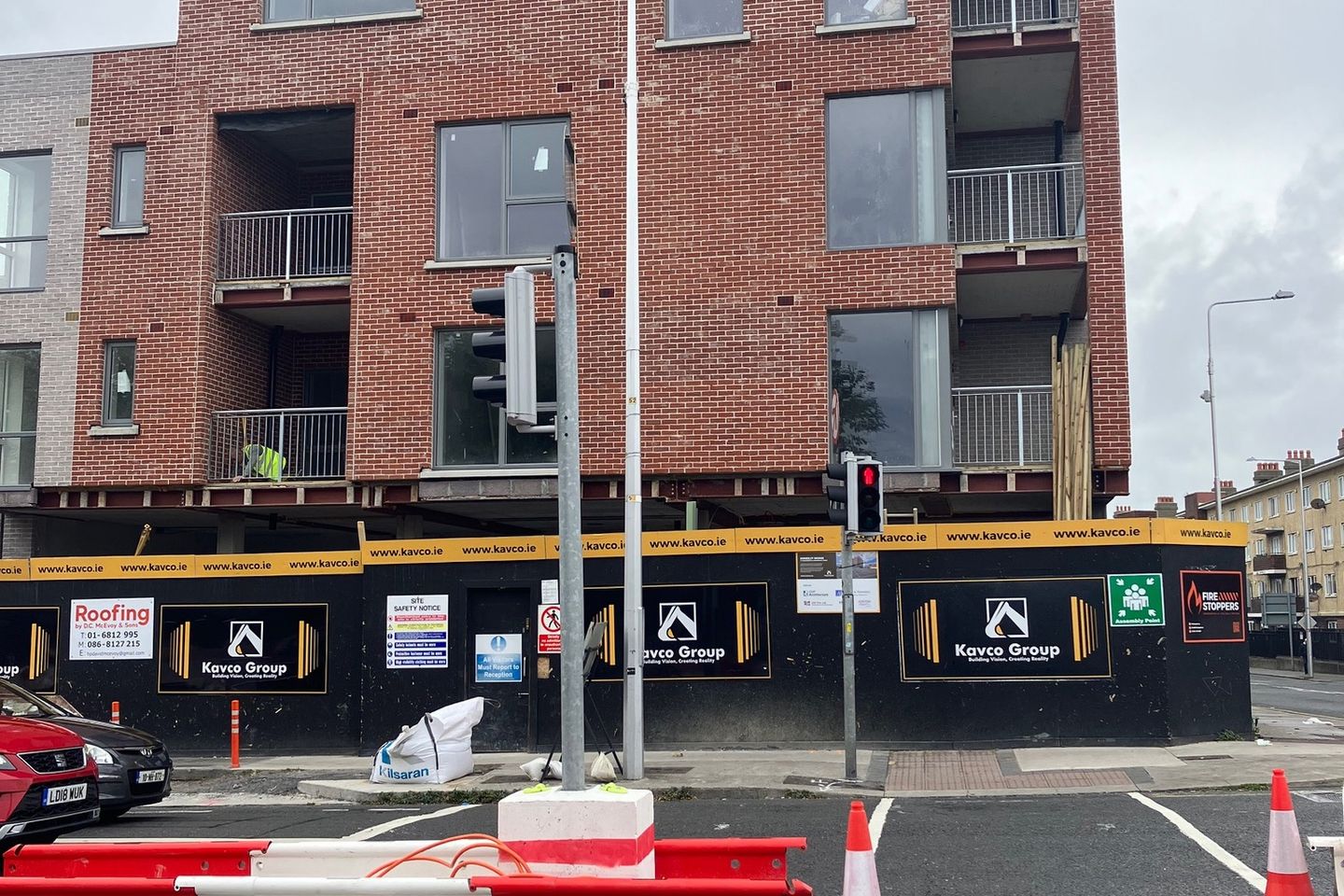 Commercial property for rent in Annesley Bridge, North Strand Road