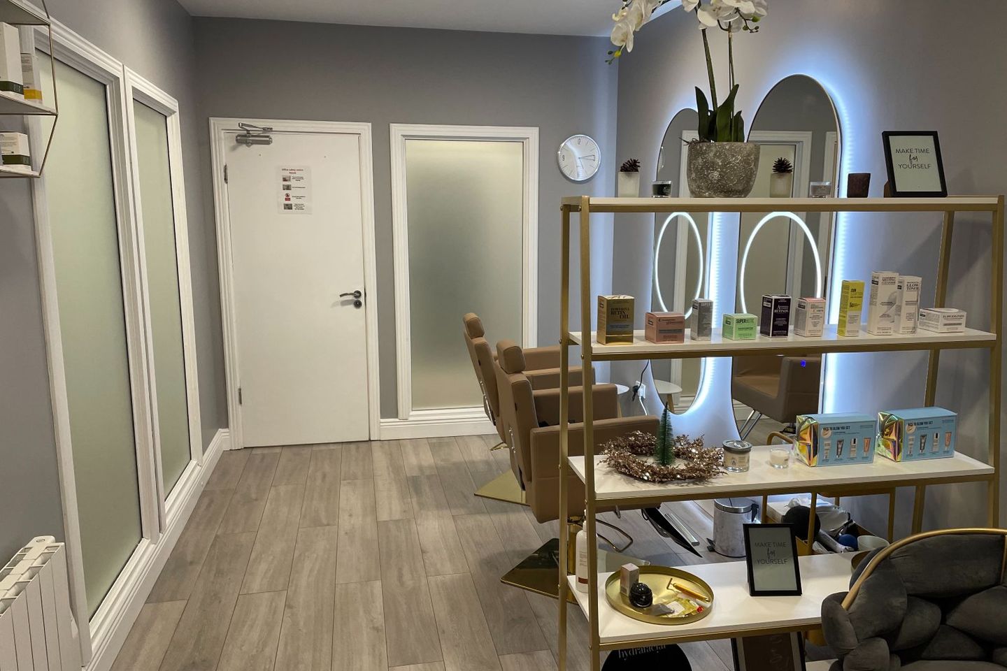 Commercial property for rent in Holywell Commercial Centre, Airside