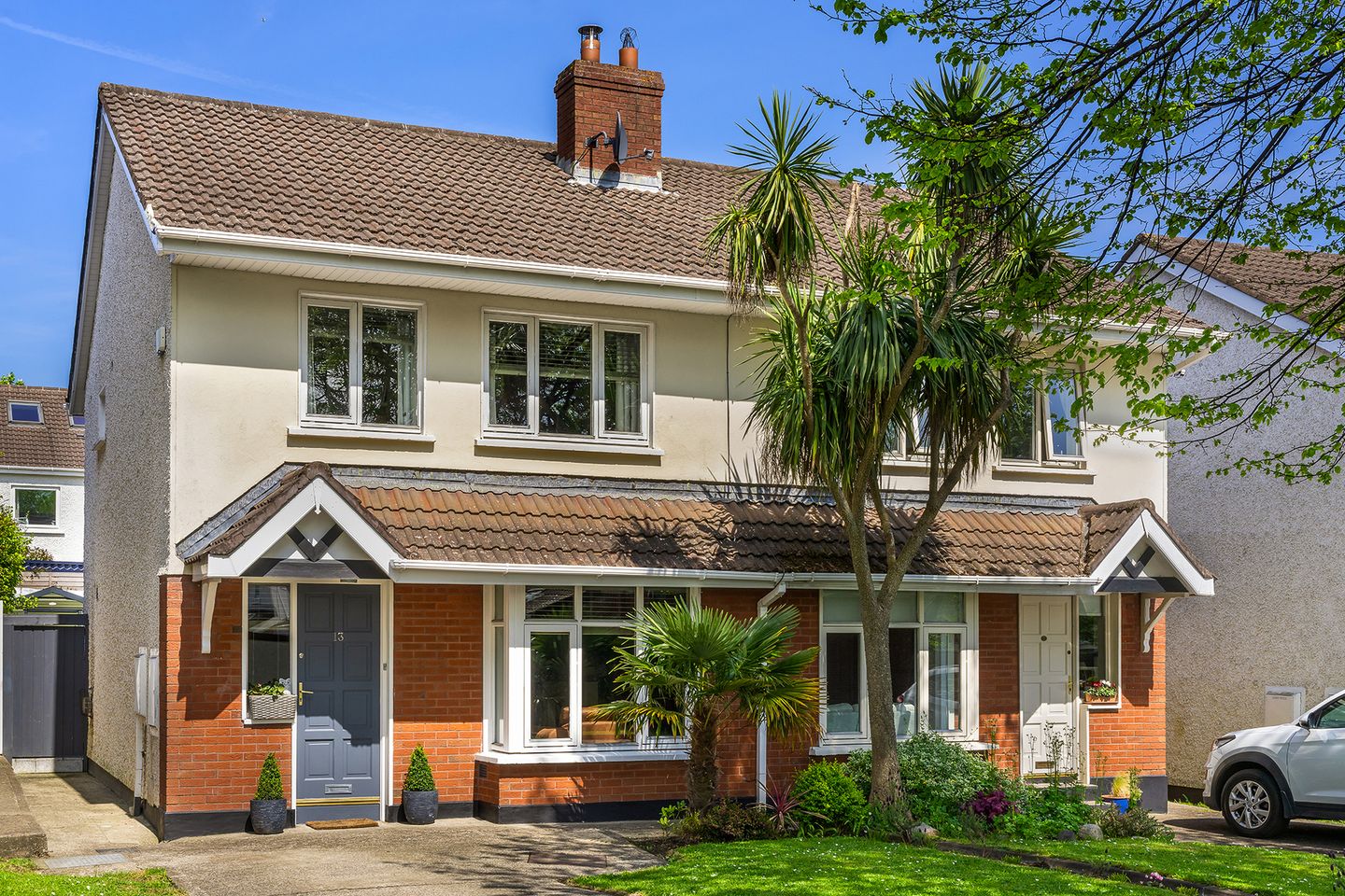 13 Glencairn Walk, The Gallops, Leopardstown, Dublin 18, D18Y6V3 is for