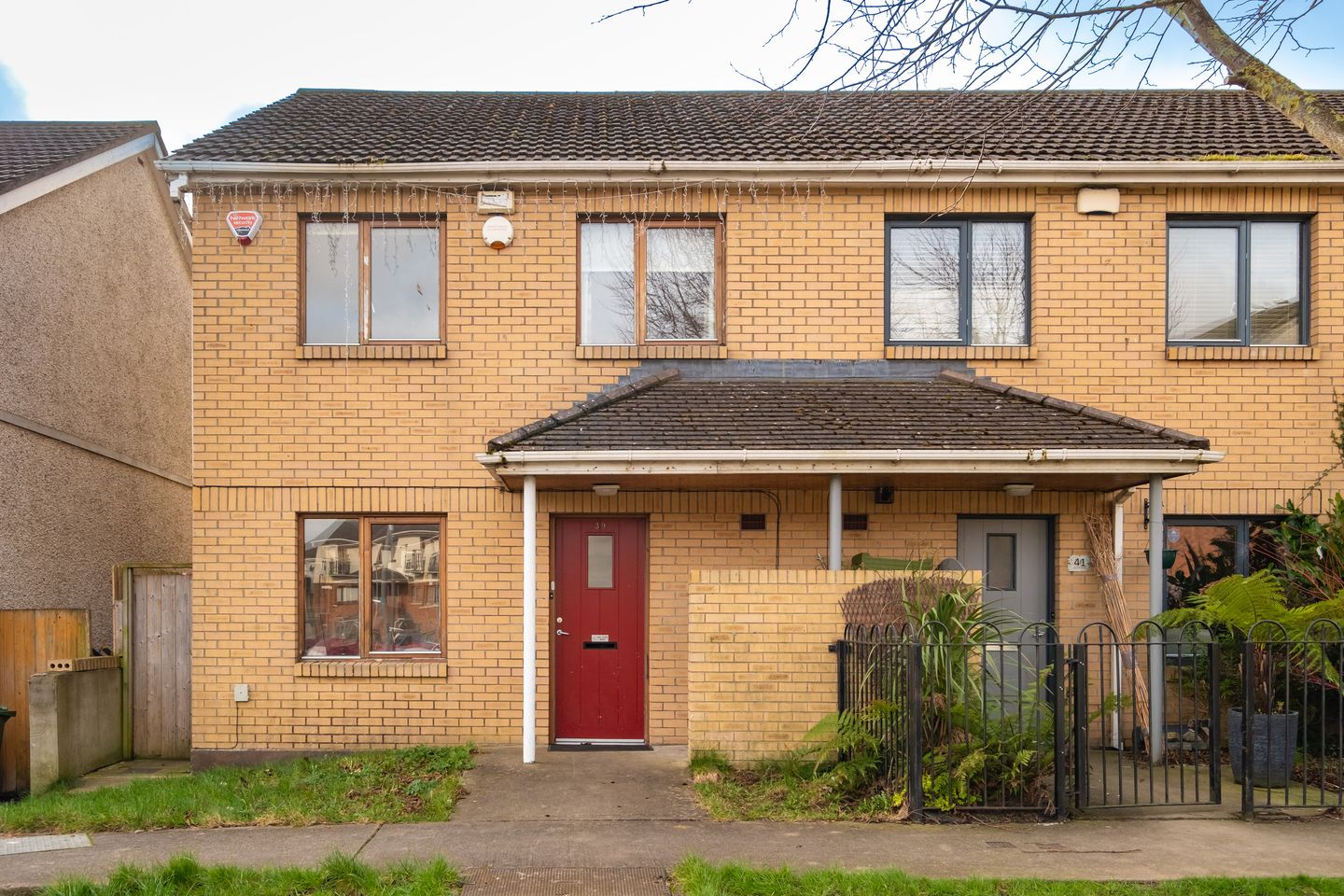 39 Russell Lawns, Tallaght, Tallaght, Dublin 24, D24T2H3 is for sale on