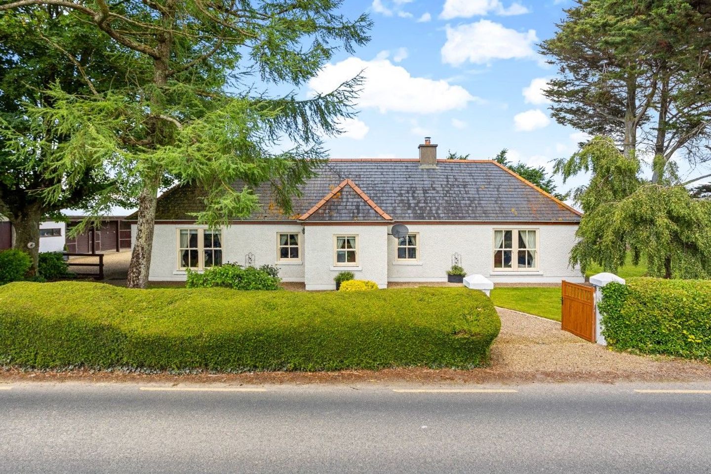 Beech Lodge (plus Equestrian Facilities and Lands), Clogorrow , Athy, Co. Kildare, R14TN82
