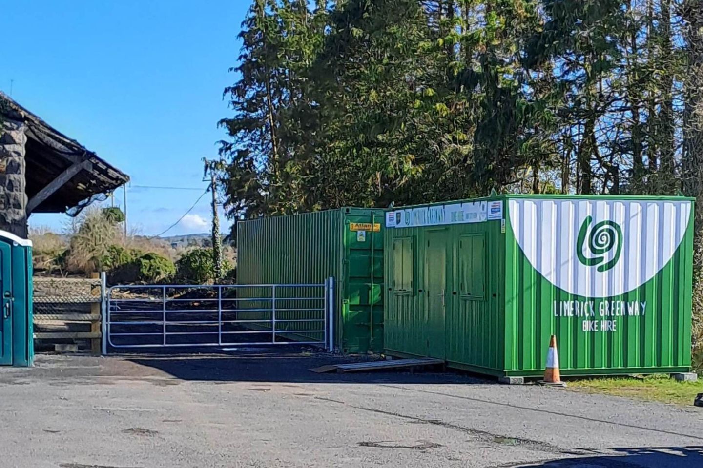 Commercial property for rent in Retail Container Facilities Limerick