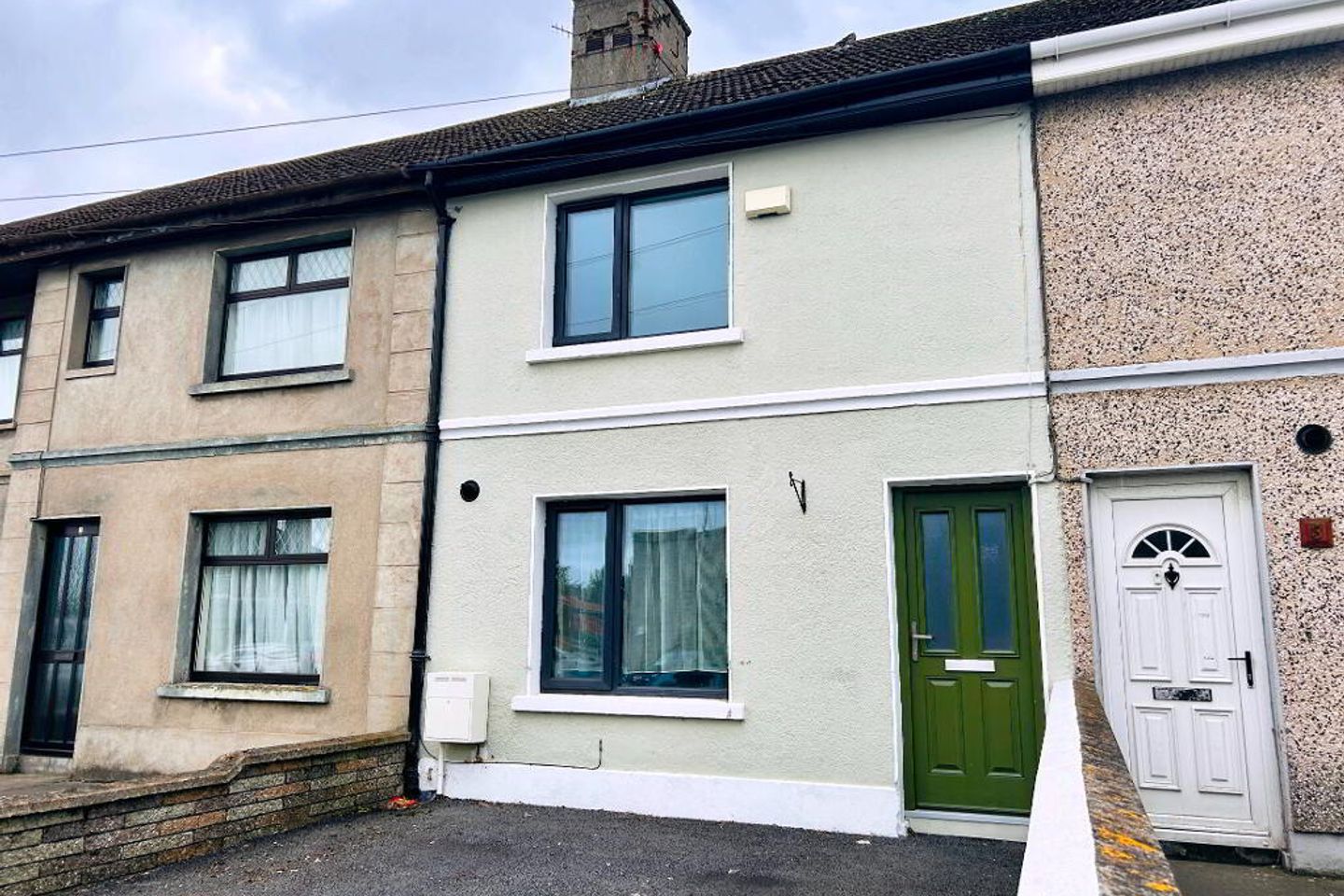 2 Saint Theresa's Terrace, Scarlet Street, A92X2TH