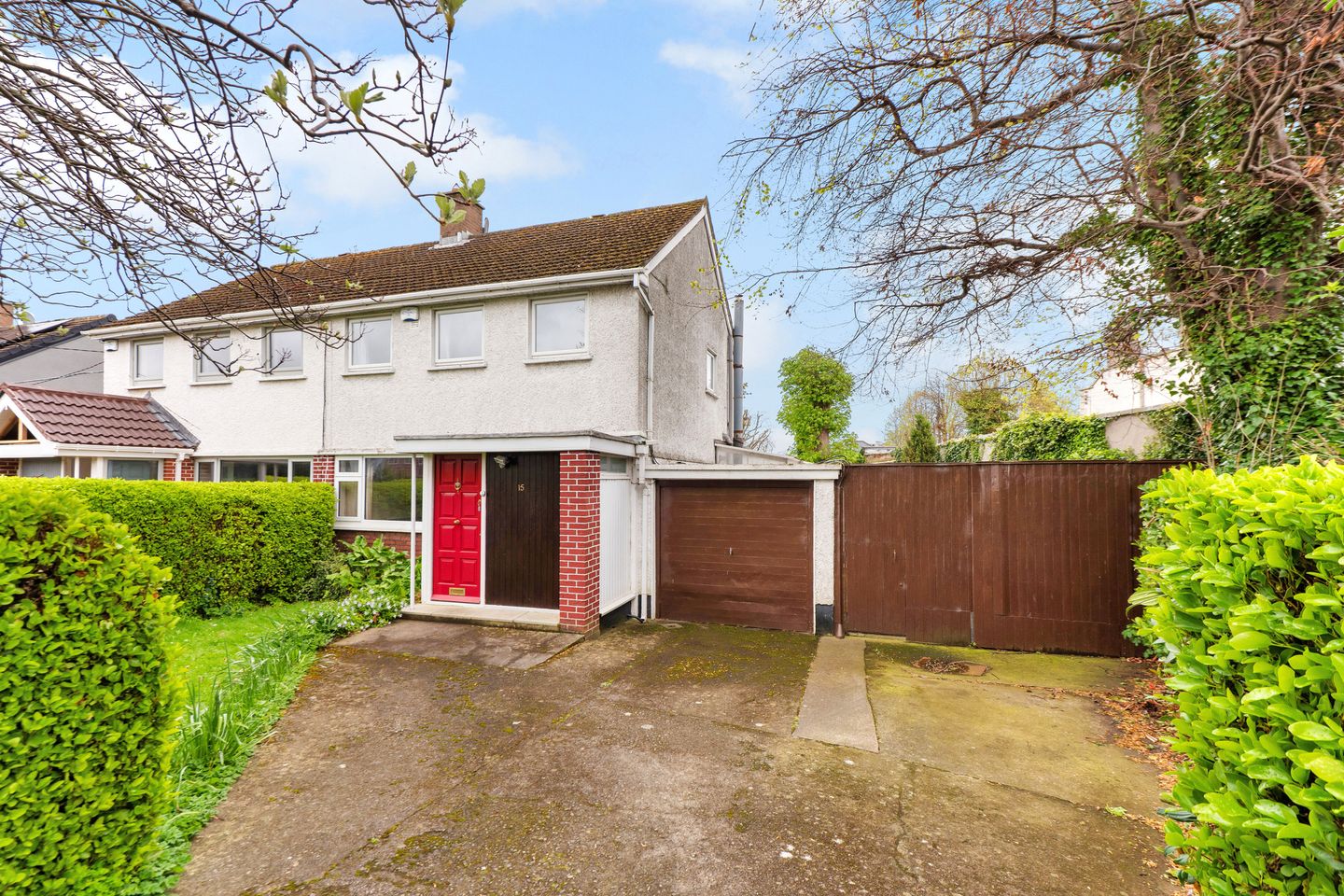 15 Ailesbury Grove, Dundrum, Dundrum, Dublin 16, D16YN30 is for sale on