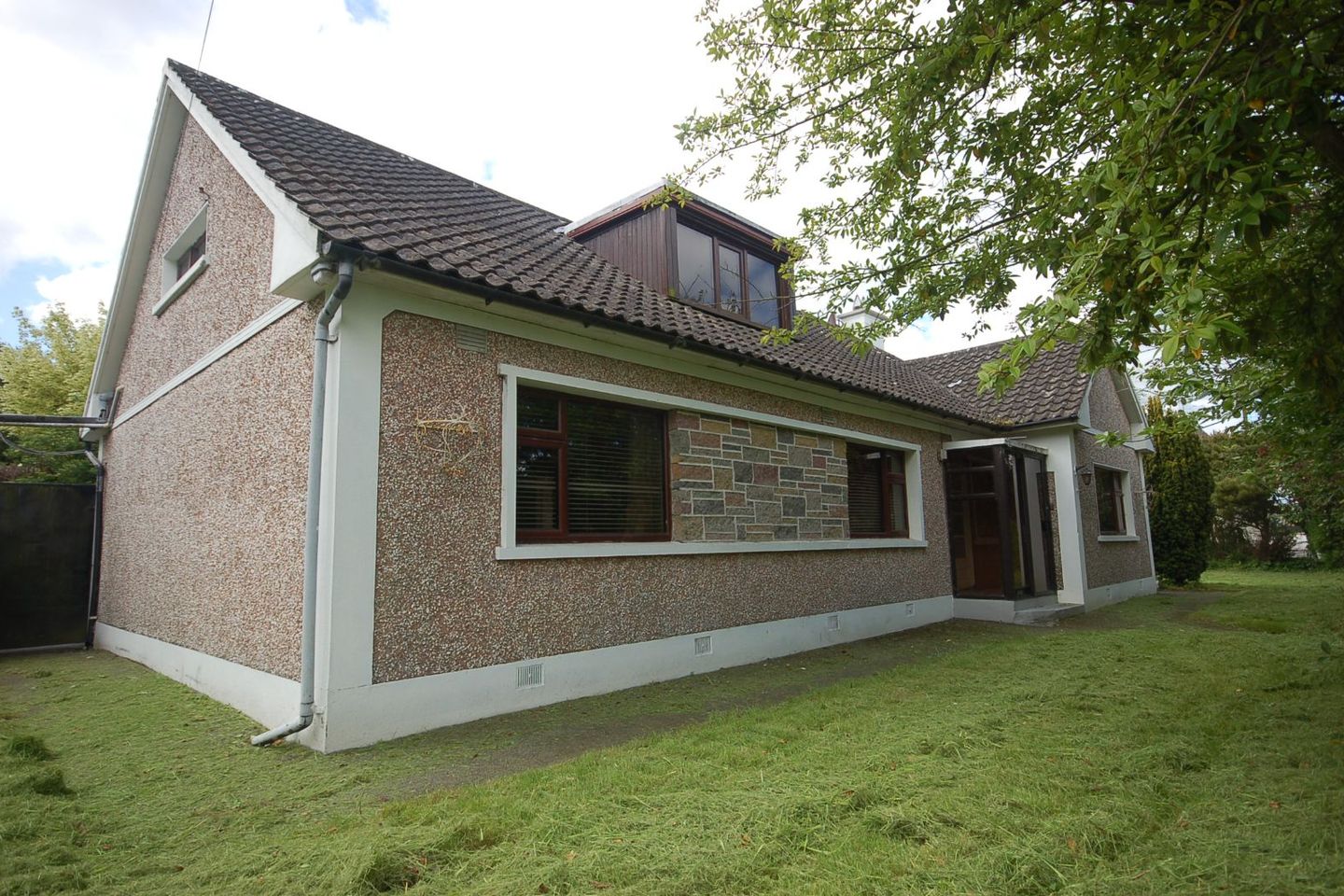 Newmarket, Knocktopher, Co. Kilkenny, R95R2W0