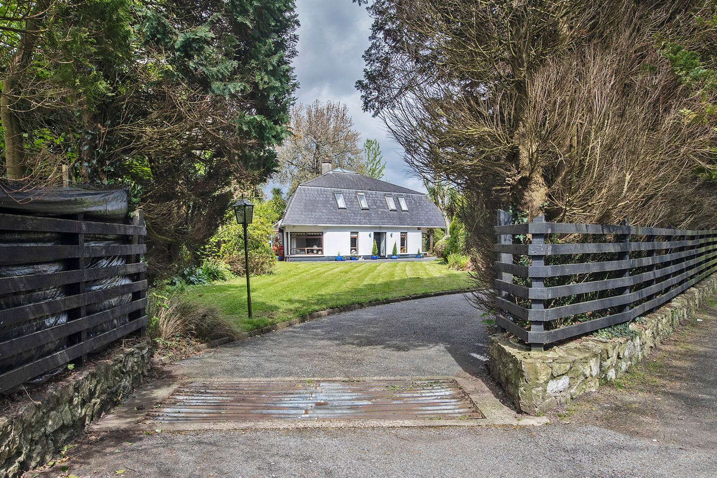 Linden, Landsend, Abbeyside, Dungarvan, Co Waterford, X35EK09 is for