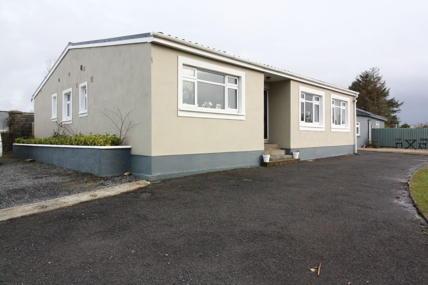 Fairlawns, Sheeaune, Westport, Co. Mayo, F28KX48