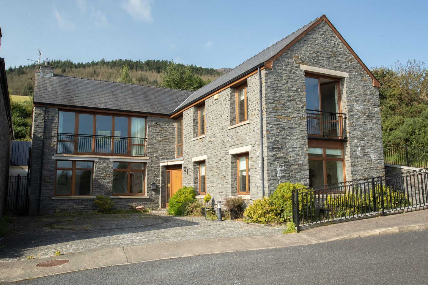 6 Oysterhaven, North Commons, Carlingford, Co. Louth, A91Y447 is for