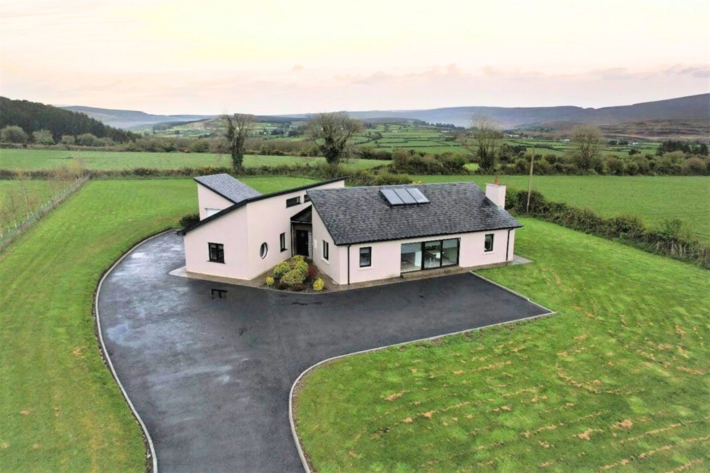 Comeragh View Lodge, Lackandarra, Colligan, Dungarvan, Co. Waterford