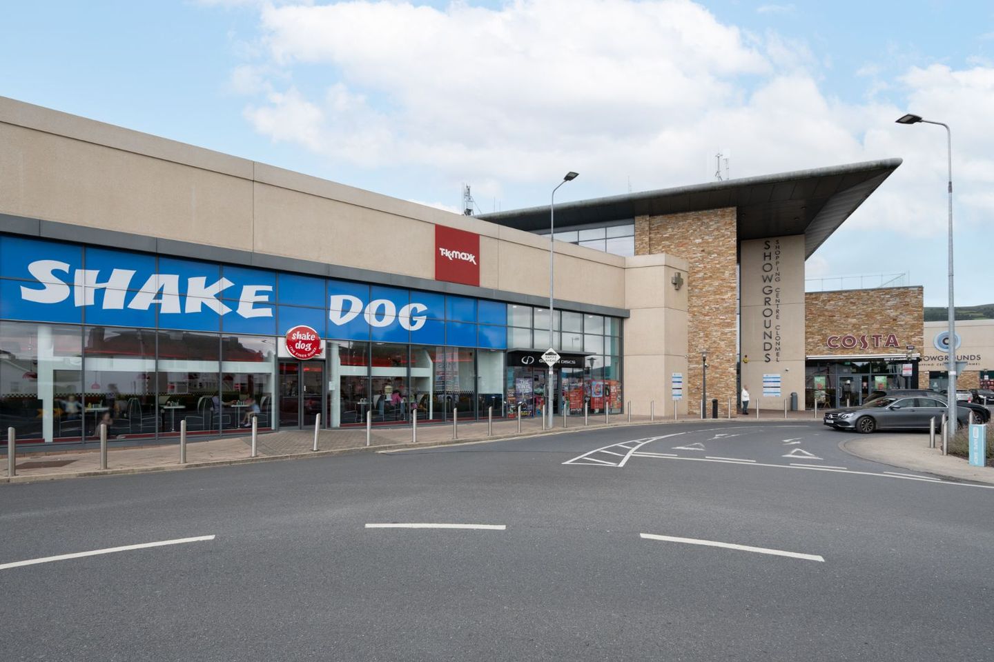 Showgrounds Shopping Centre, Davis Road, Clonmel, Co. Tipperary