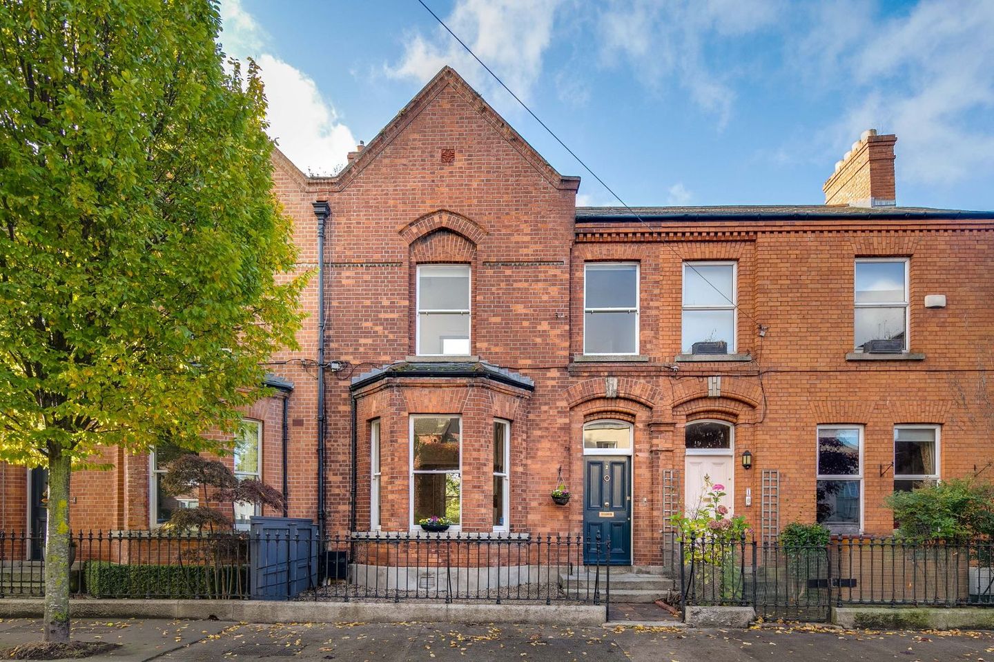 2 Hepenstal Terrace, Newgrove Avenue, Sandymount, Dublin 4, D04AE09