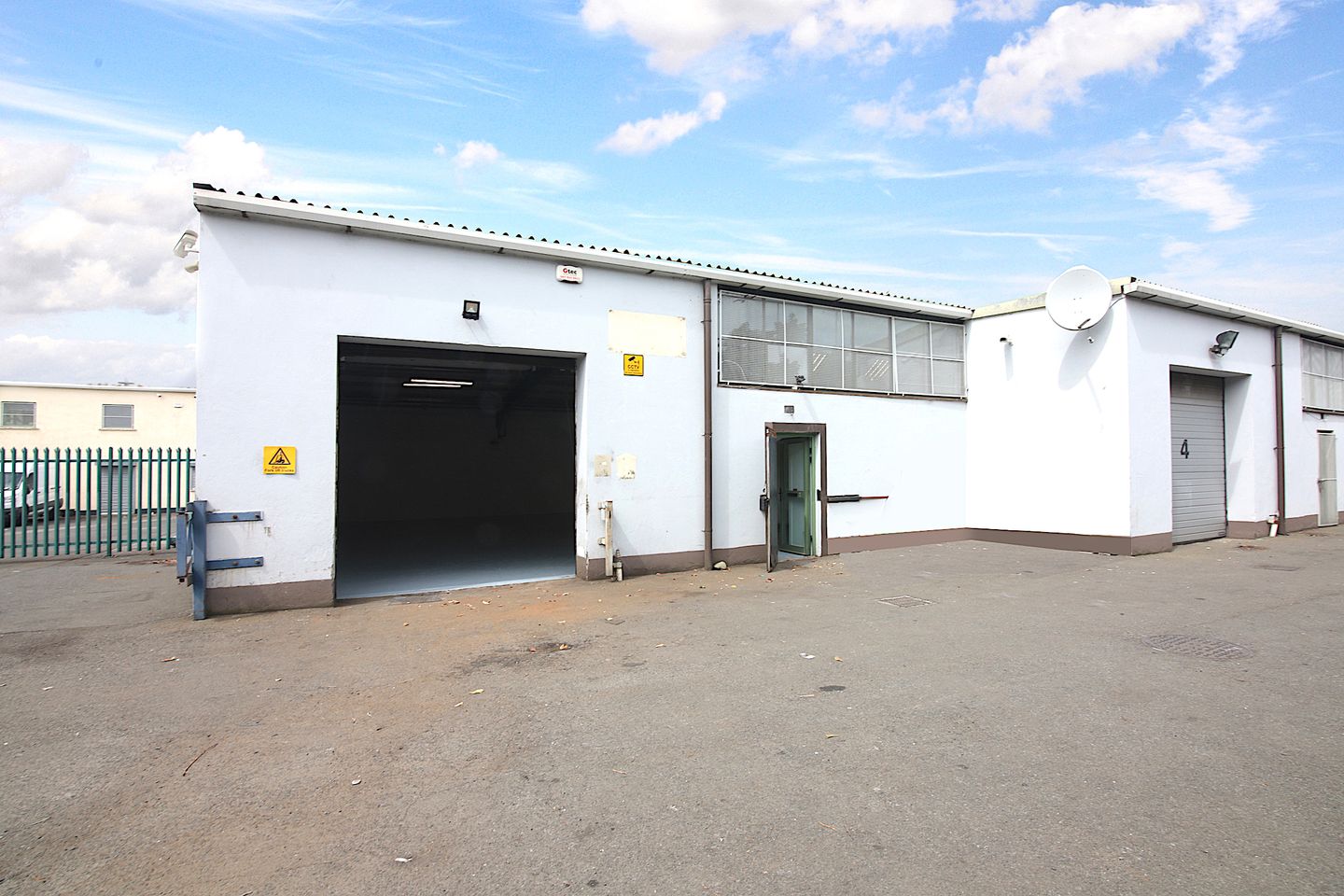 Commercial property for rent in Unit 5, 97/98 Lagan Road, Dublin