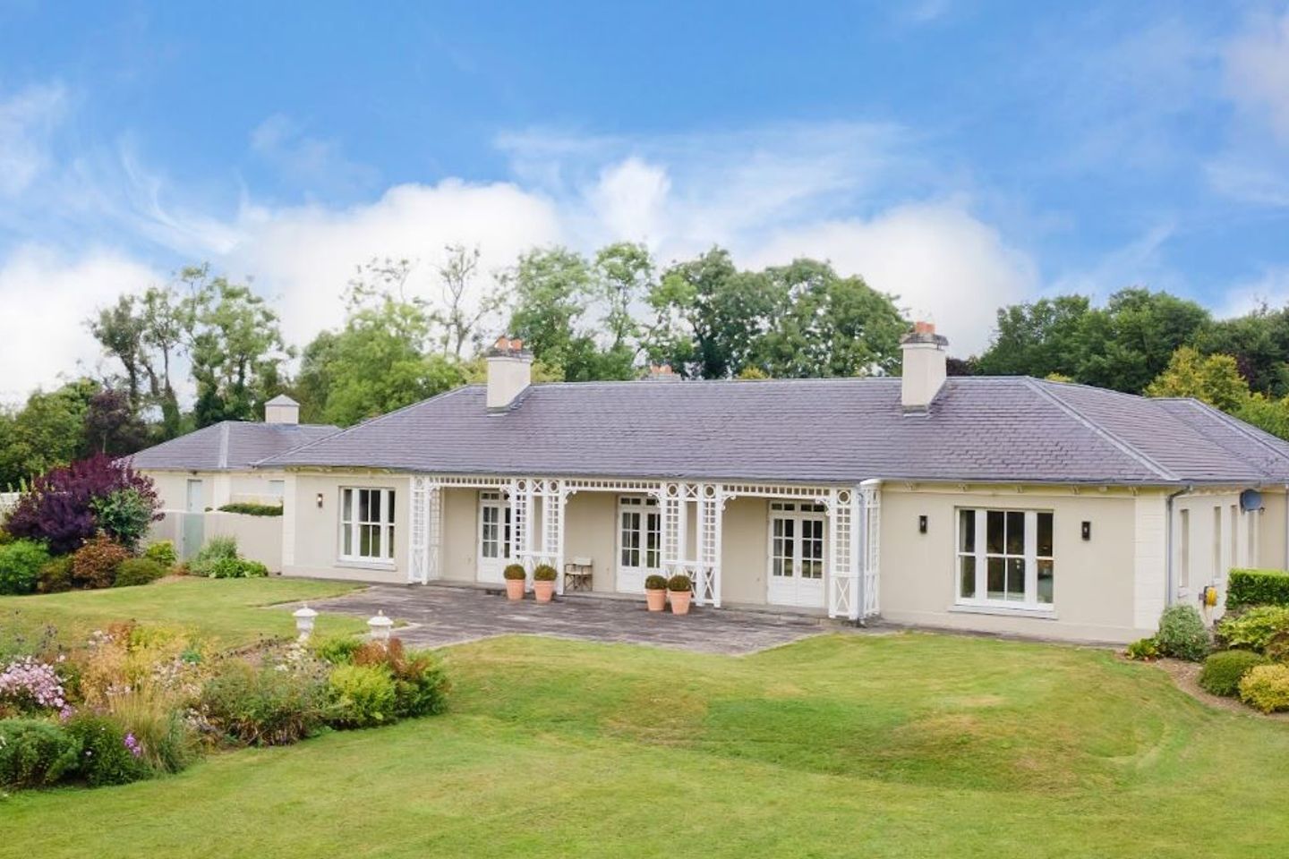 Winterberry Lodge, Eyrefield , The Curragh, Co. Kildare, R56KC03
