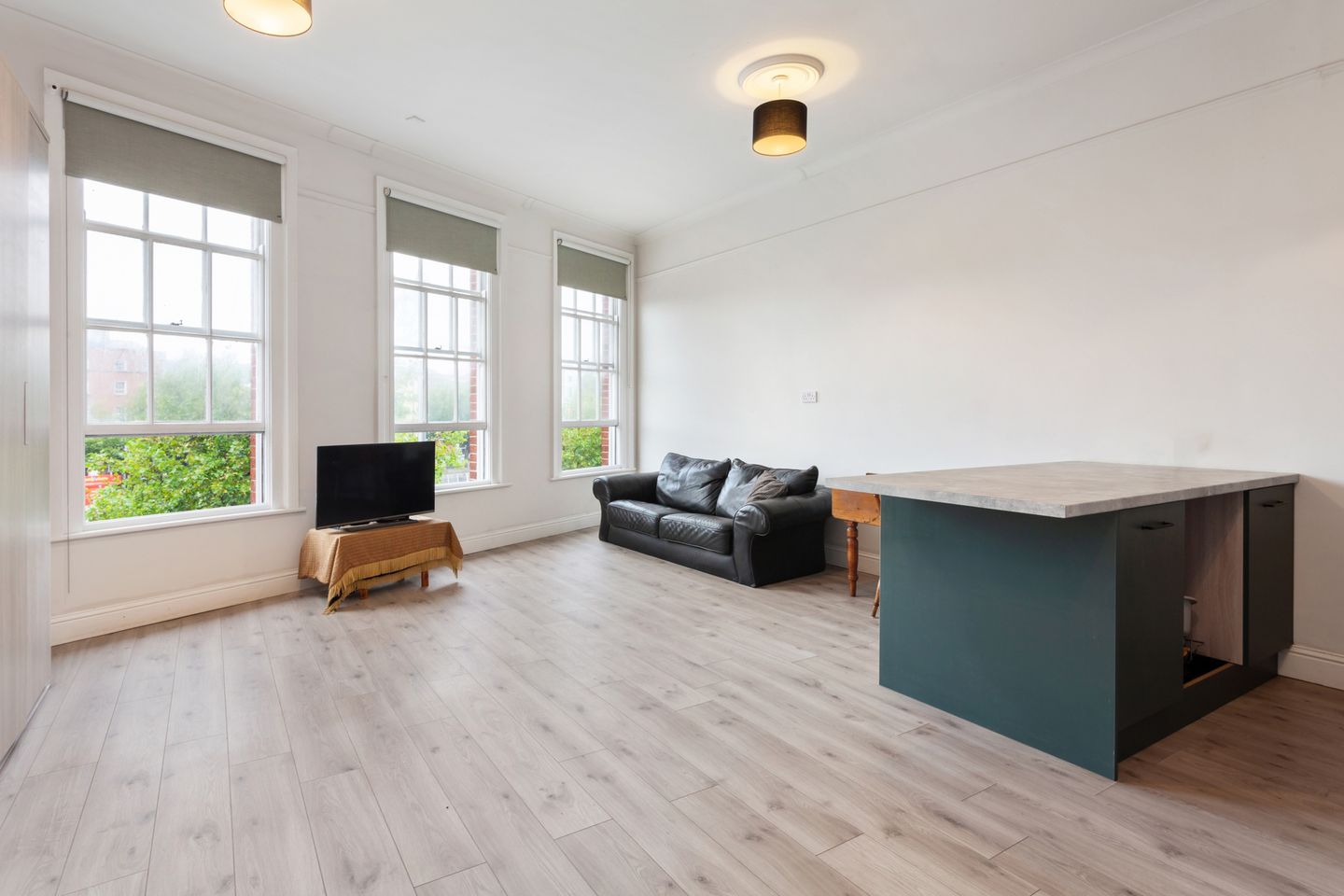 Apt 3, 10 Aston Abbey, Aston Quay, Temple Bar, Dublin 2, D02AW20 is for