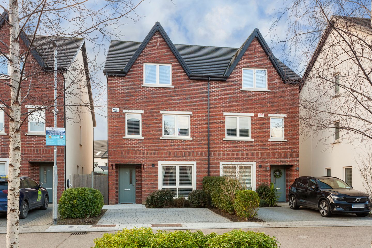 16 Shackleton Grove, K78A2Y7 is for sale on Daft.ie