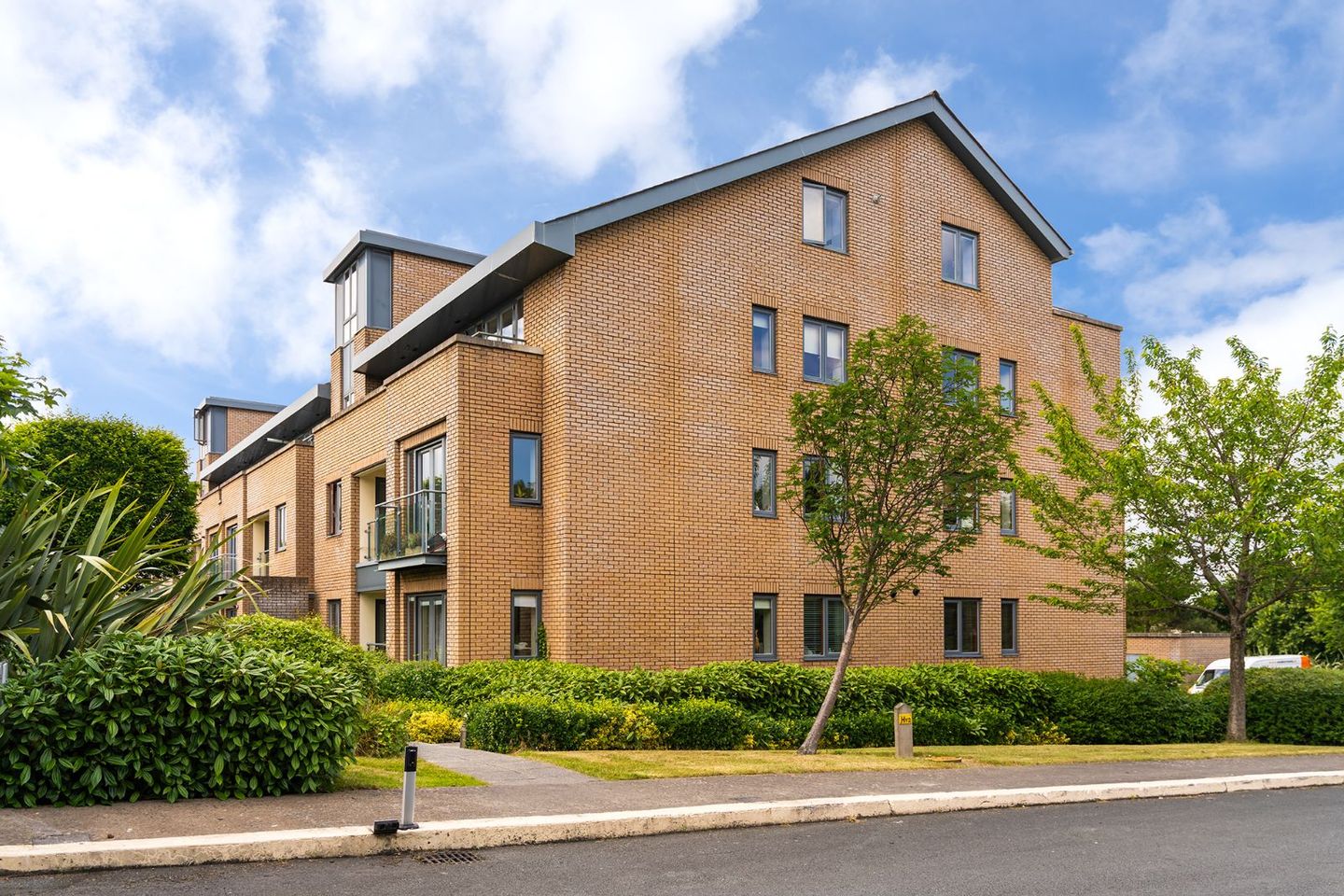 Apt 26, Carmanhall Court, Burton Hall Road, Sandyford, Dublin 18, D18H728