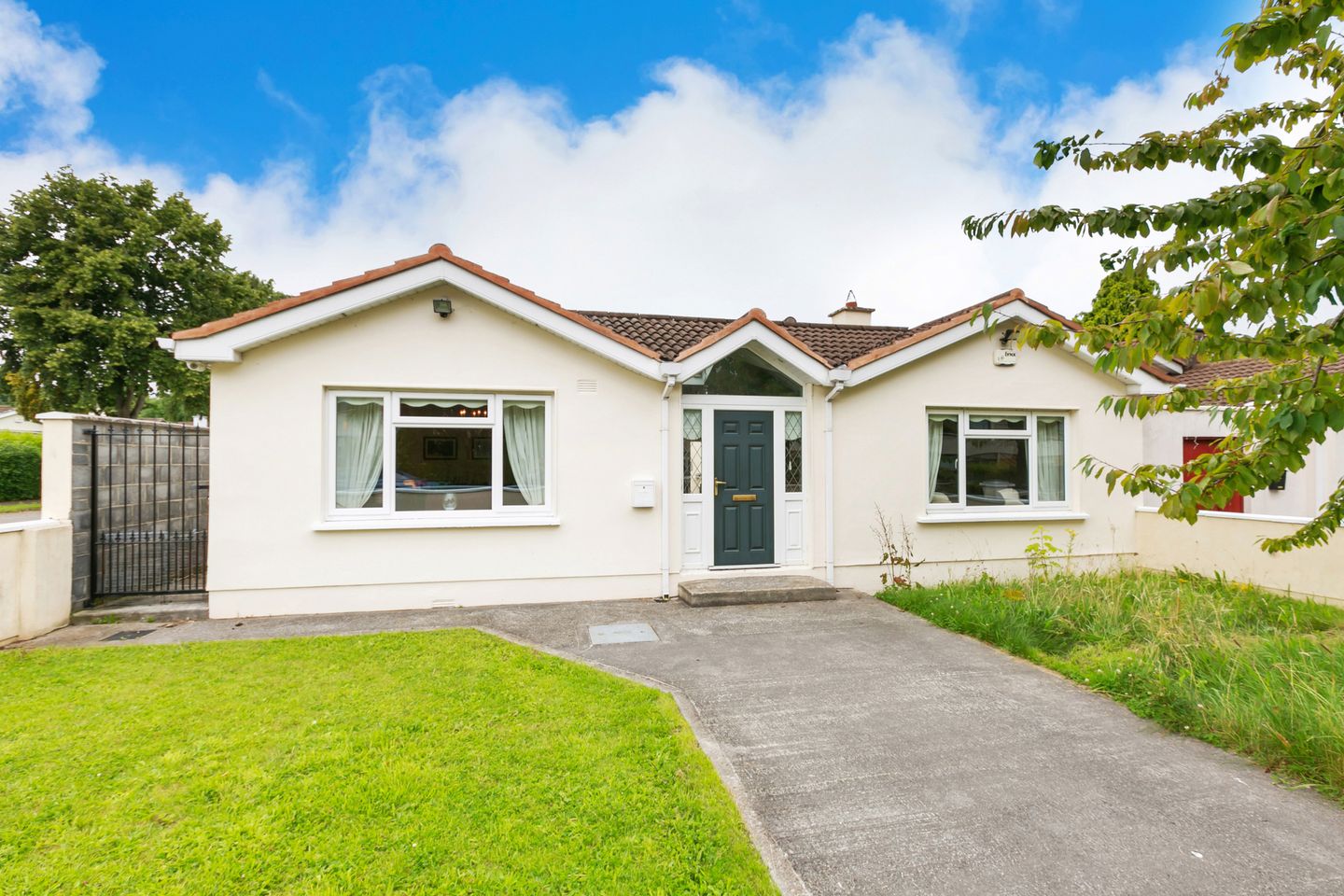 2 Forest Park, Kingswood, Dublin 24, D24E9HV is for sale on Daft.ie