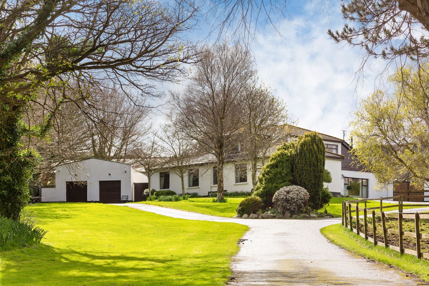 Dunans, Enniskerry Road, Kilternan, Dublin 18, D18K732