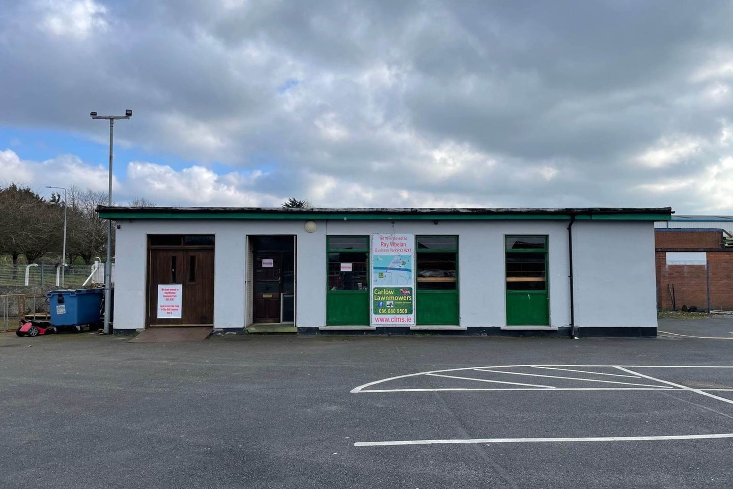 Commercial property for rent in Strawhall Industrial Estate, Strawhall