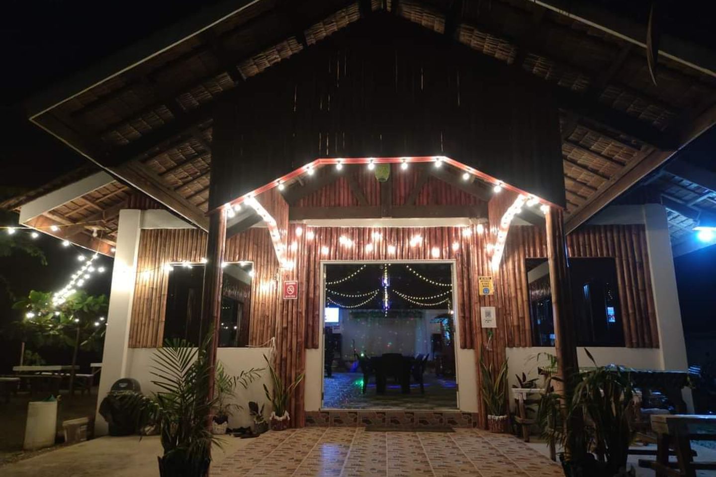 BOBBYS Beach House €" Commercial Beach Property For Sale In Lugait Philippines, Misamis Oriental, Northern Mindanao, Philippines
