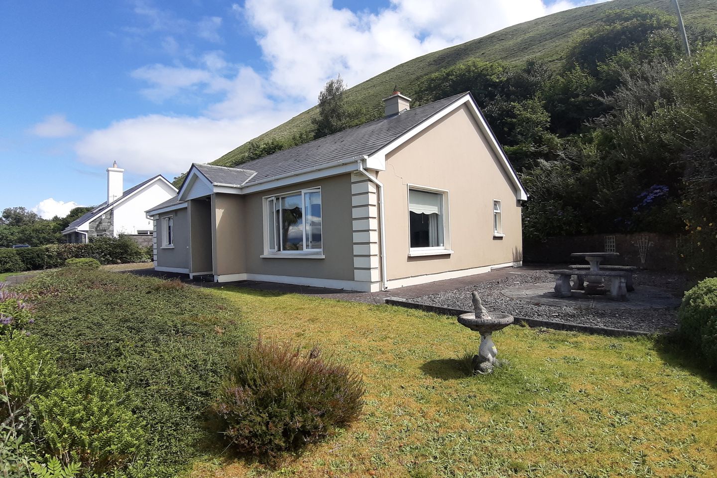 Ceol Na Mara, Faha, Rossbeigh, Glenbeigh, Co. Kerry, V93H2T7 is for