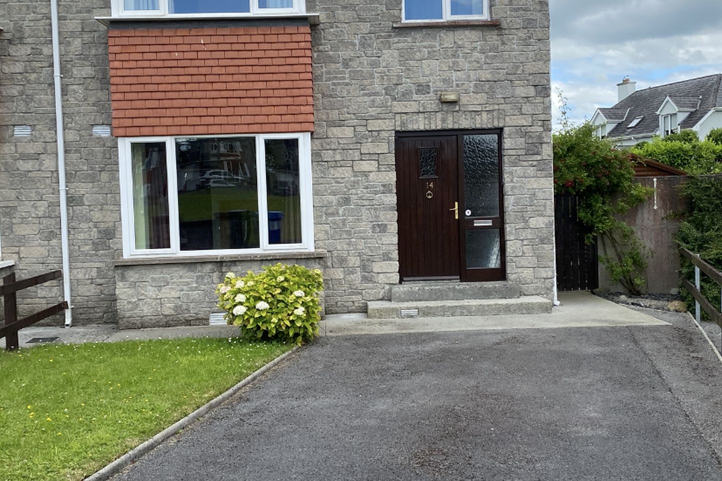 14 Cois Na Habhann, Bridge Road, Portumna, Co. Galway, H53YA00 is for