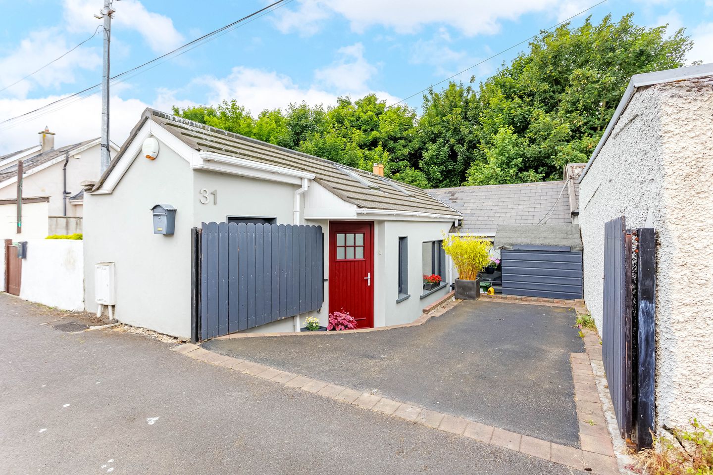 31 Millmount Grove, Dundrum Road, Dundrum, Dublin 14, D14F224 is for
