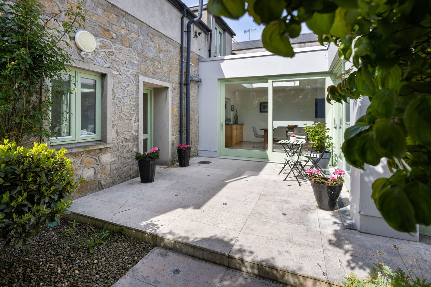 7 Crofton Mews, Stable Lane, Dun Laoghaire, Co Dublin, A96A379