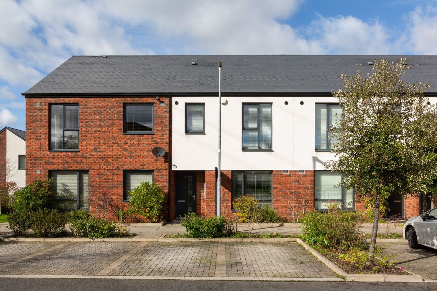 25 White Pines Meadow, Stocking Avenue, Dublin 16, D16W2X5 is for sale
